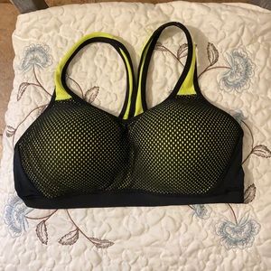 Sports bra medium